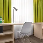 Super 8 By Wyndham Hotel