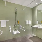 Super 8 By Wyndham Hotel