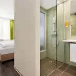 Super 8 By Wyndham Hotel