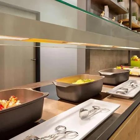 Hotell Super 8 By Wyndham 3*