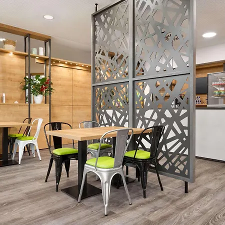 Hotell Super 8 By Wyndham 3*