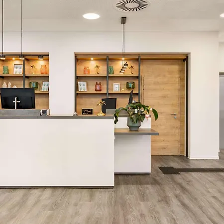 Super 8 By Wyndham Hotell Chemnitz