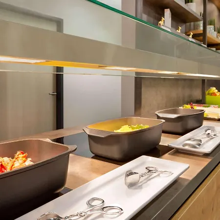 Super 8 By Wyndham Hotel 3*