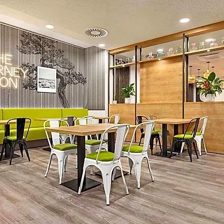 Super 8 By Wyndham 호텔 3*