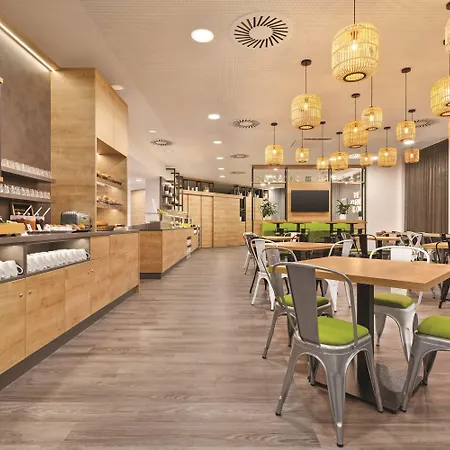 Hotel Super 8 By Wyndham 3*