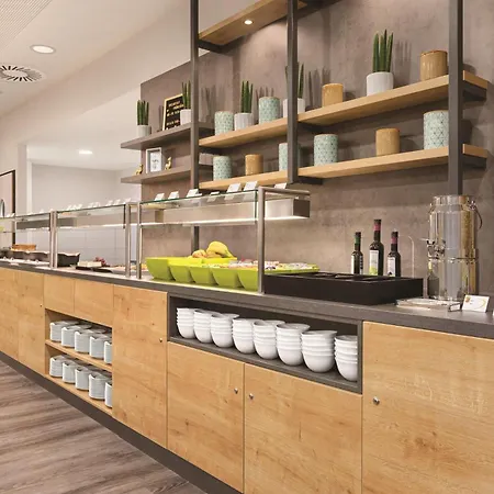 Super 8 By Wyndham Hotel