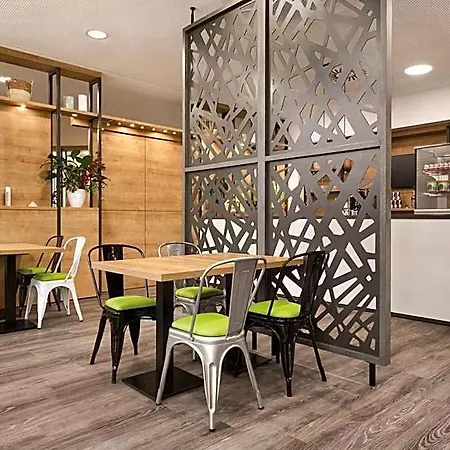 Hotel Super 8 By Wyndham 3*