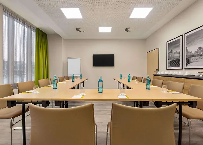 فندق Super 8 By Wyndham 3*