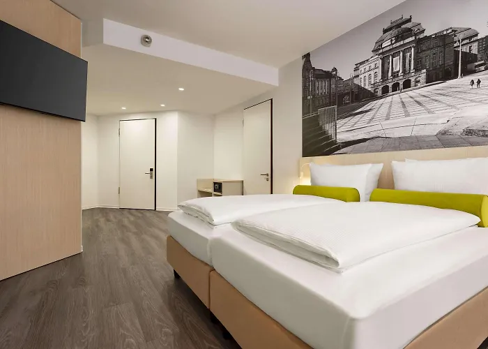 Super 8 By Wyndham فندق شيمنيتز