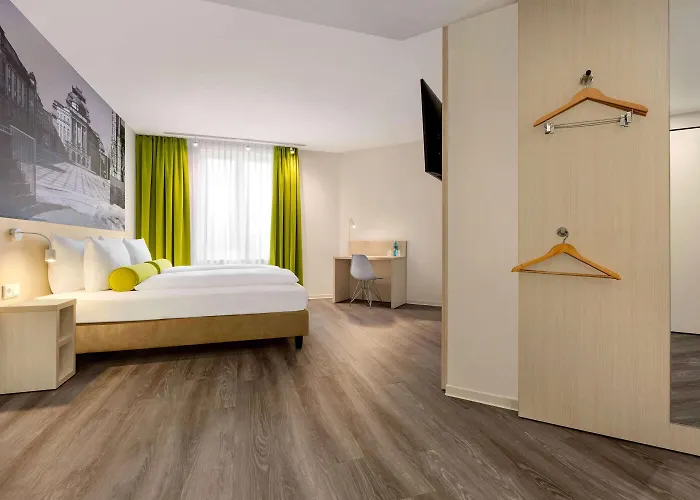 Super 8 By Wyndham فندق شيمنيتز